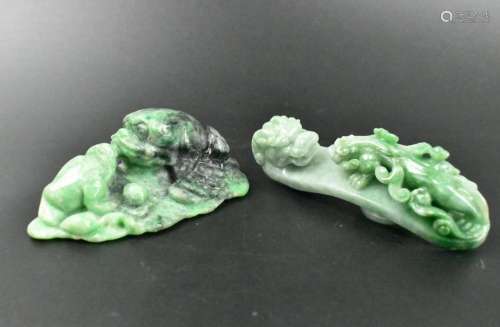 2 Chinese Jadeite Carved Belt Hook & Toad Figure