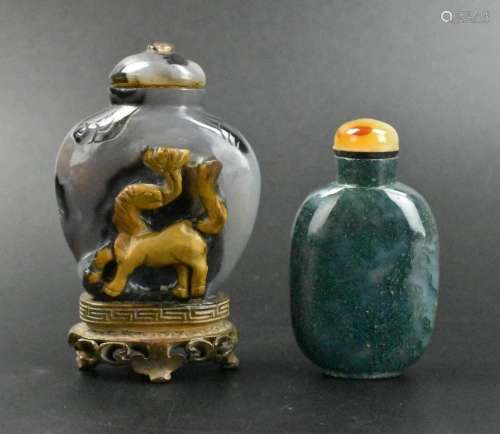 2 Chinese Agate Carved Snuff Bottles, Qing Dynasty