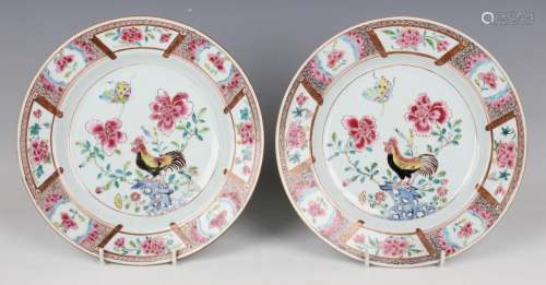 A pair of Chinese famille rose export porcelain plates