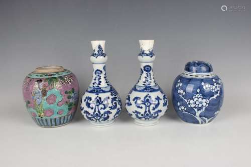 A pair of Chinese blue and white porcelain bottle vases