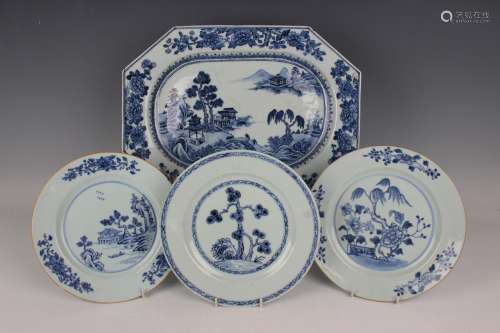 A Chinese blue and white export porcelain meat dish