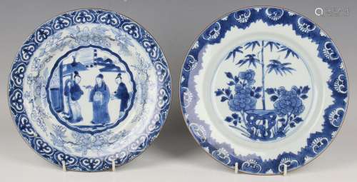 A Chinese blue and white export porcelain plate