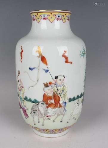 A Chinese famille rose porcelain vase