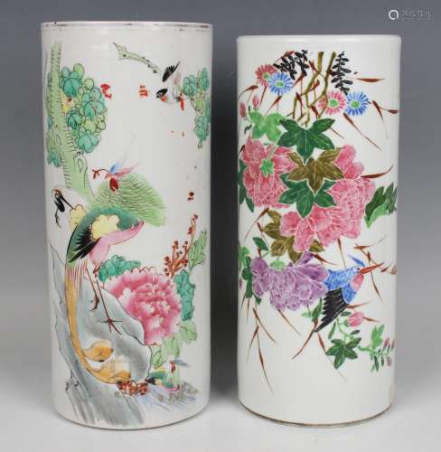 A Chinese famille rose porcelain cylinder vase