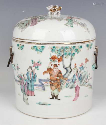 A Chinese famille rose porcelain cylindrical food jar with d...