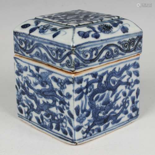 A Chinese blue and white porcelain box and cover