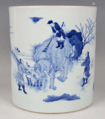 A Chinese blue and white porcelain brush pot