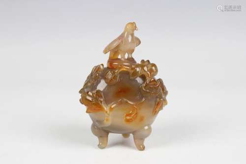 A Chinese carved agate jar and cover