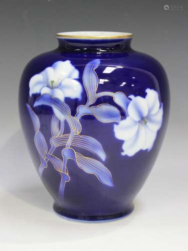 A Japanese Fukagawa blue and white porcelain vase