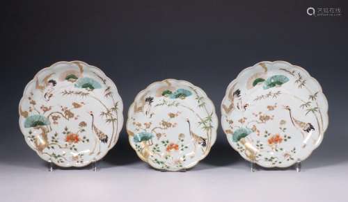 Japan, set van drie gekleurde porseleinen borden, Meiji peri...