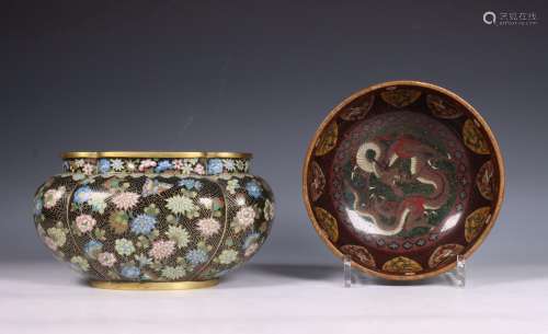 Japan, twee cloisonne kommen, ca. 1900,