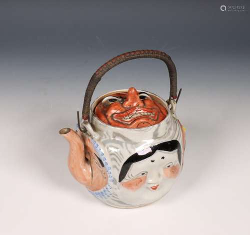 Japan, Banko aardewerken Noh-masker theepot, 19e/ 20e eeuw,