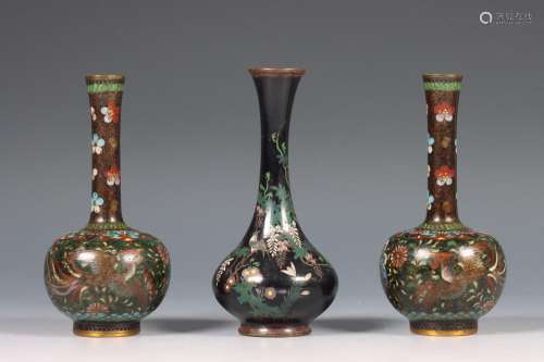 Japan/ China, drie cloisonne flesjes, 19e eeuw,