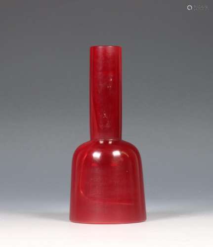 China, rood Pekingglas vaasje, begin 20e eeuw,