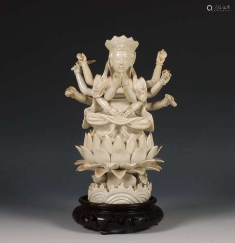 China, blanc-de-chine figuur van Avalokiteshvara, 20e eeuw,