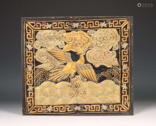 China, geborduurd zijden embleem, ca. 1900,