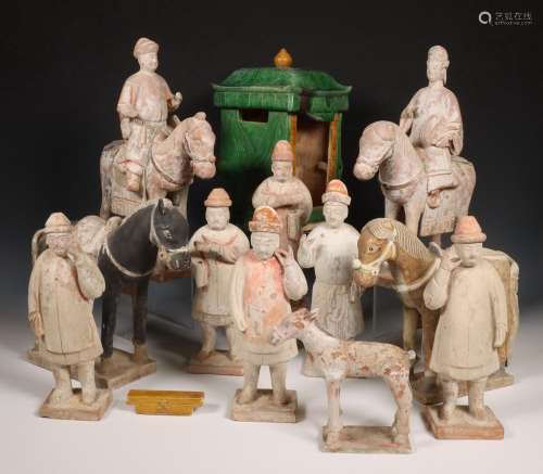 China, groep aardewerken figuren van paarden, dragers en rui...