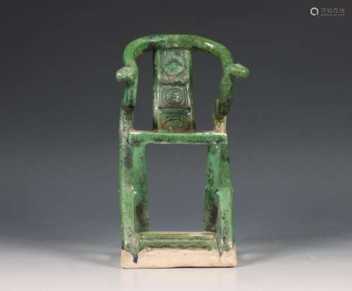 China, groen geglazuurd aardewerken model van een stoel, Min...
