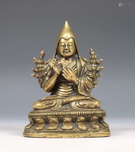Tibet, bronzen figuur van Tsongkhapa, 18e/ 19e eeuw,