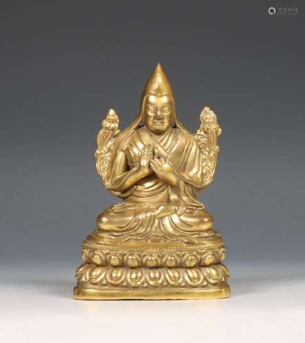 Tibet, vuurverguld bronzen figuur van Tsongkhapa, 18e eeuw,