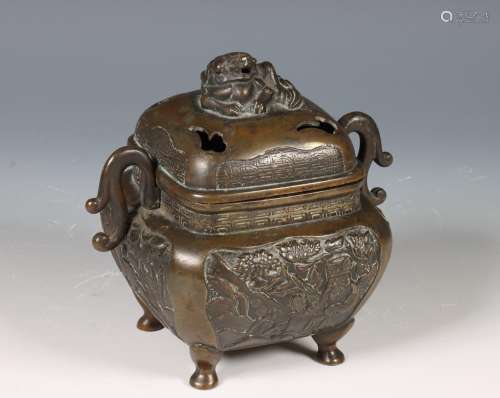 China, kantige bruin gepatineerd bronzen koro, 19e eeuw,