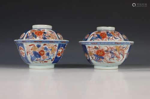 China, paar Imari porseleinen dekselkommen, Kangxi periode (...