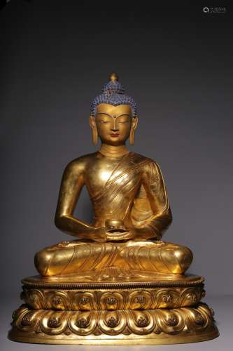 Sitting bronze gilt statue of Sakyamuni in Qing Dynasty