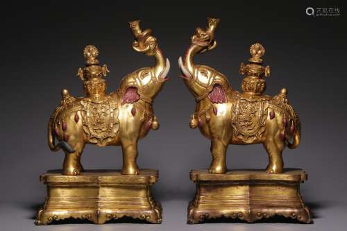 Ming Dynasty, copper gilt like a pair of treasure