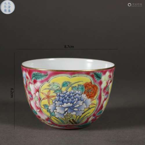 Famille Rose Gilt-Inlaid Flower Cup