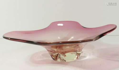 Expansive crystal glass bowl in pink red,Val St.Lambert,ca.4...