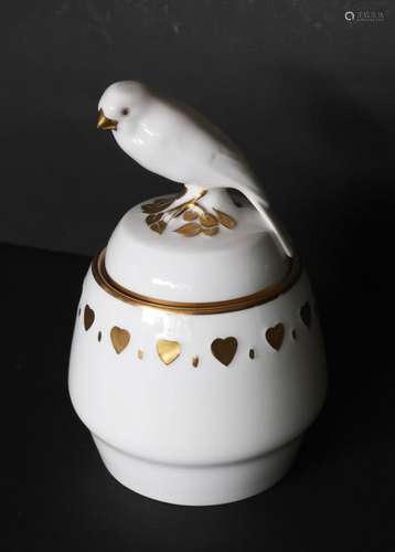 Lidded box with bird sculpture