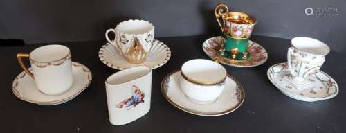 Mixed lot 5 demitasse cups with saucers (1 x damaged)