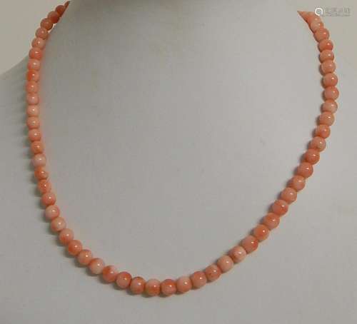 Necklace with coral beads (diameter ca.4mm) and with 925 sil...