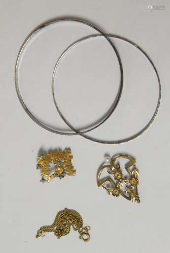 Convolute 5 parts jewelry:pendant with white pearl