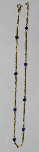 Necklace with 8 lapis lazuli beads