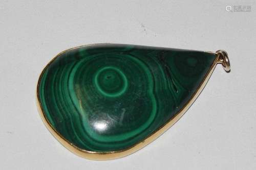 Drop shaped pendant with malachite