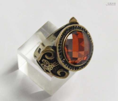 Ladies ring with cut glass stone