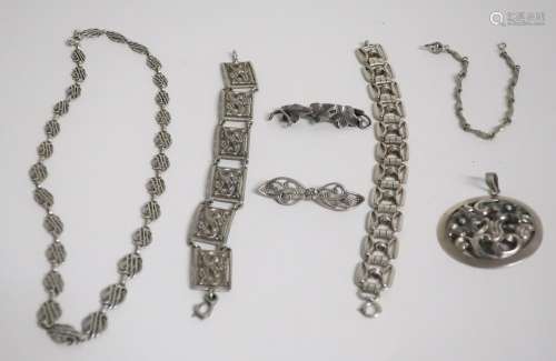 Konvolut silver jewelry:925 silver bracelet; 835 silver set ...