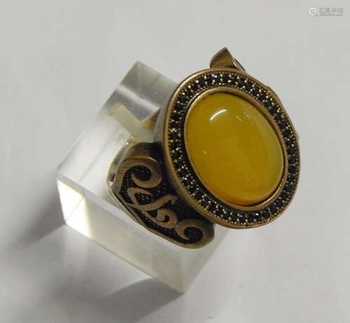 Ladies ring with oval