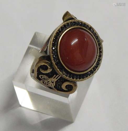 Ladies ring with carnelian