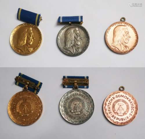 Convolute 3 medals