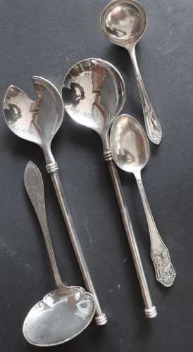 Set of 5 cutlery pieces