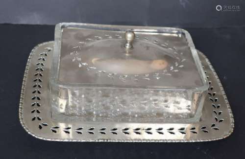Butter dish (glass) on tray