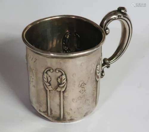 Art Nouveau handle cup