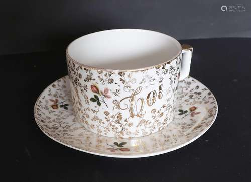 Souvenir cup with saucer "Toi"