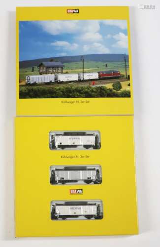 BRAWA set of 3 refrigerator cars with original packaging