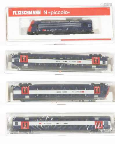 Zurich railroad with railcar (model no. 775301) and 3 passen...
