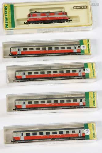 Minitrix electric locomotive model no. 2976 and 4 passenger ...