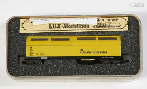 Track cleaning car of the company LUX Modellbau
