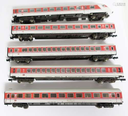 Railcar and 4 passenger cars of the brand Fleischmann